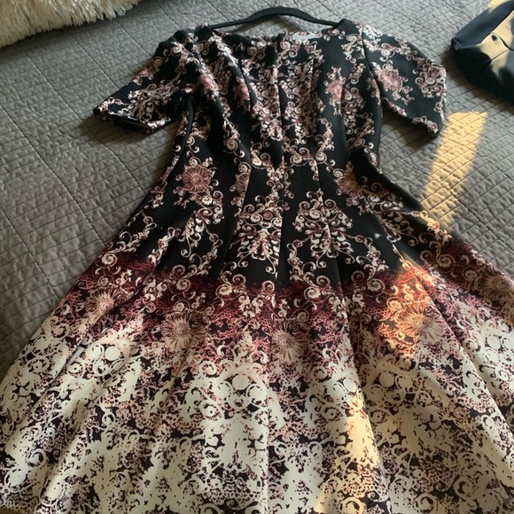 Like new heavier Laura dress - Picture 4 of 8